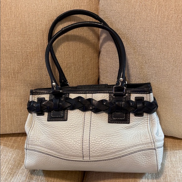 Coach Black and Cream Shoulder Bag - Picture 5 of 14